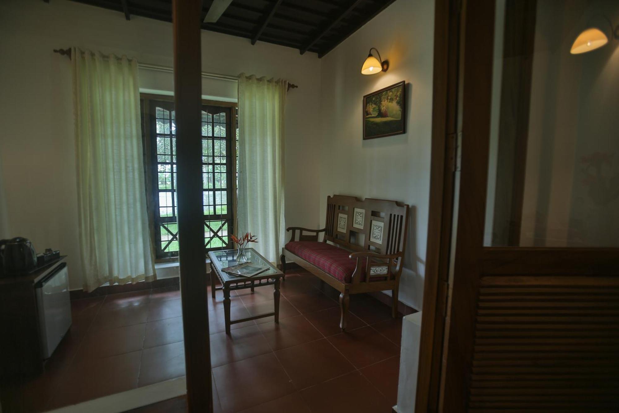 Palmgrove Lake Resort Alappuzha ภายนอก รูปภาพ