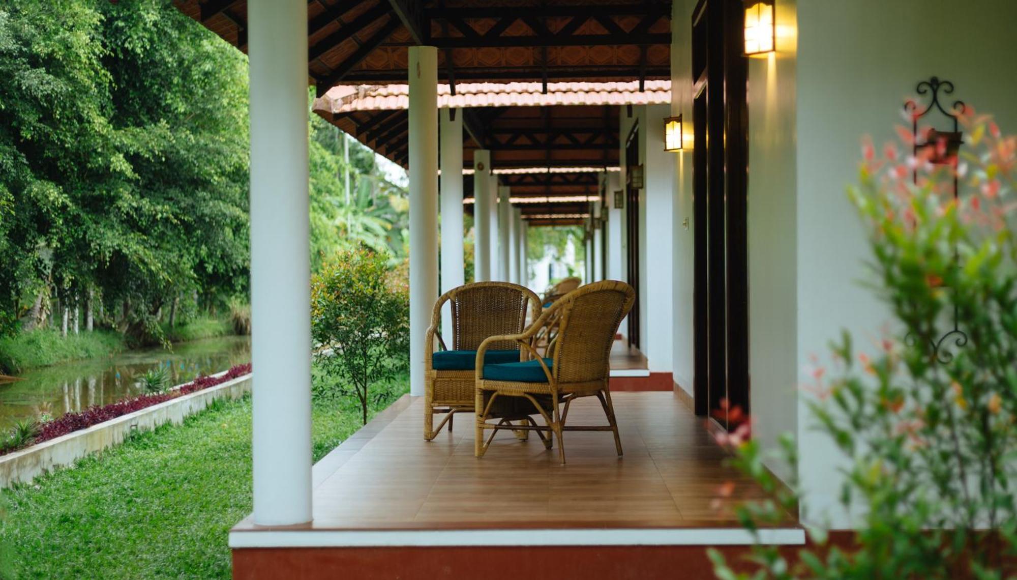 Palmgrove Lake Resort Alappuzha ภายนอก รูปภาพ
