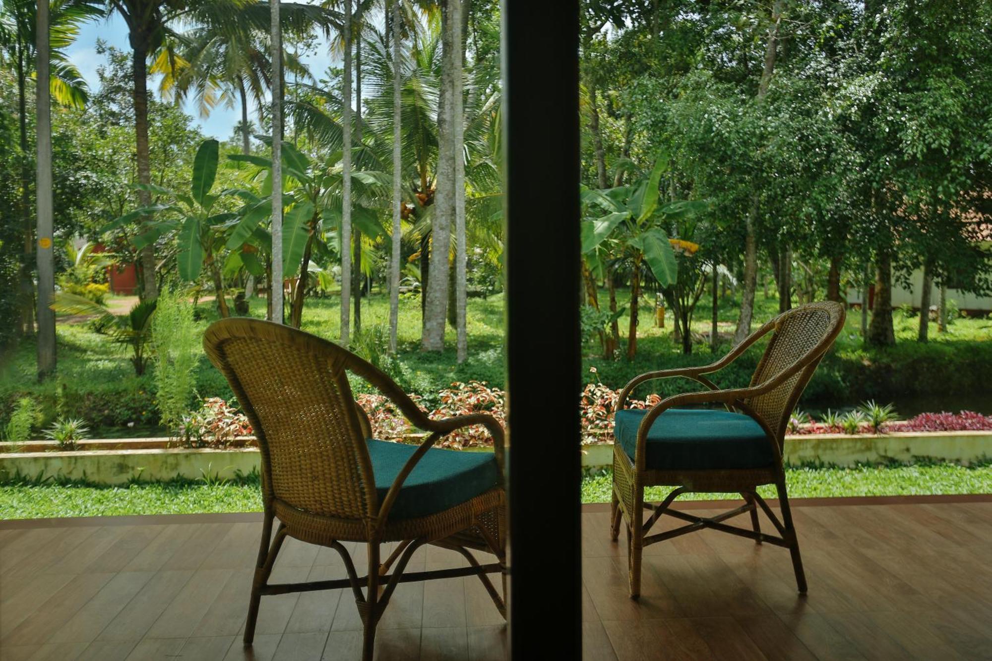 Palmgrove Lake Resort Alappuzha ภายนอก รูปภาพ