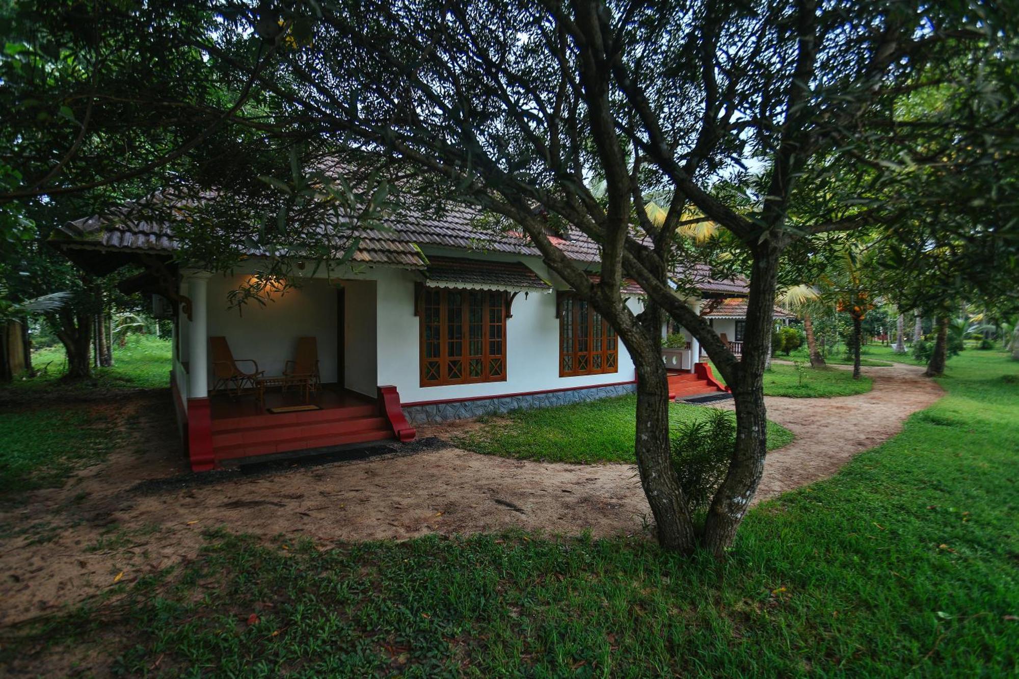 Palmgrove Lake Resort Alappuzha ภายนอก รูปภาพ